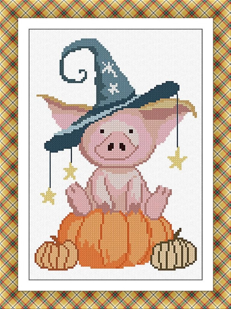HALLOWEEN IN FARM PIGLET